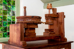 a replica of Spinoza's lens grinding machine